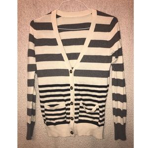 Beige cardigan with grey/black stripes